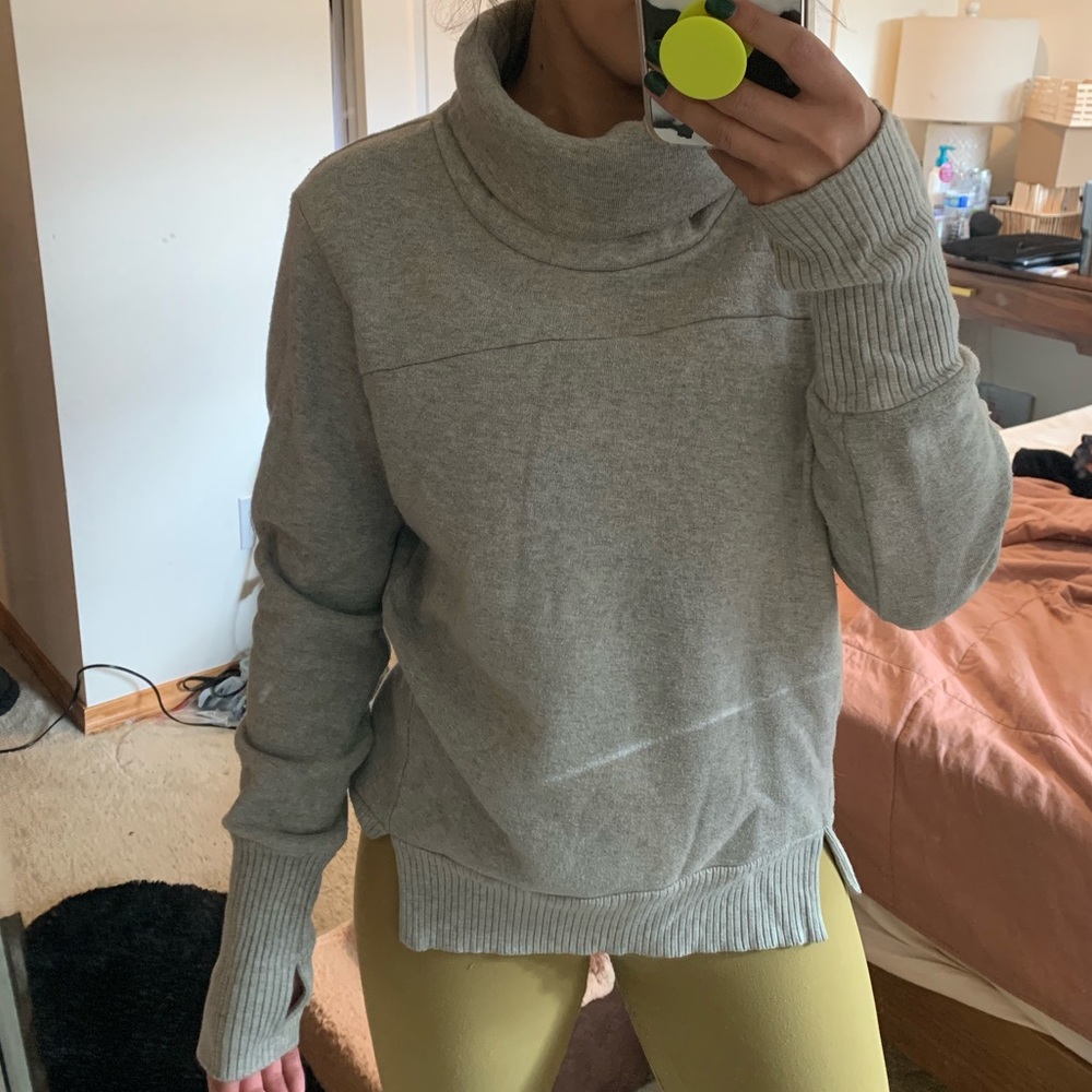 Alo yoga long sleeve